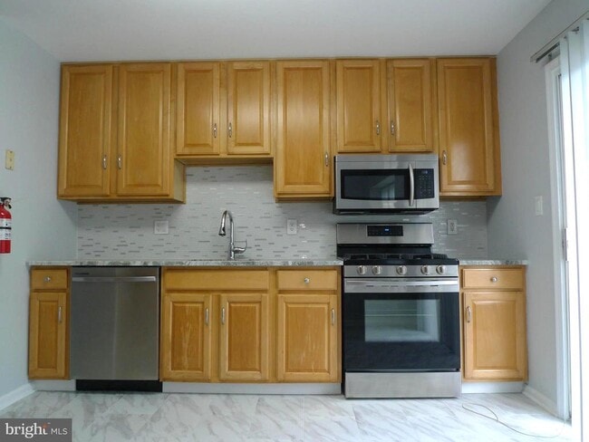 Building Photo - 2701 Saxony Dr