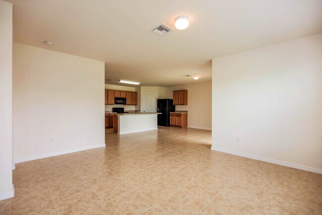 Building Photo - 2558 Surfside Blvd