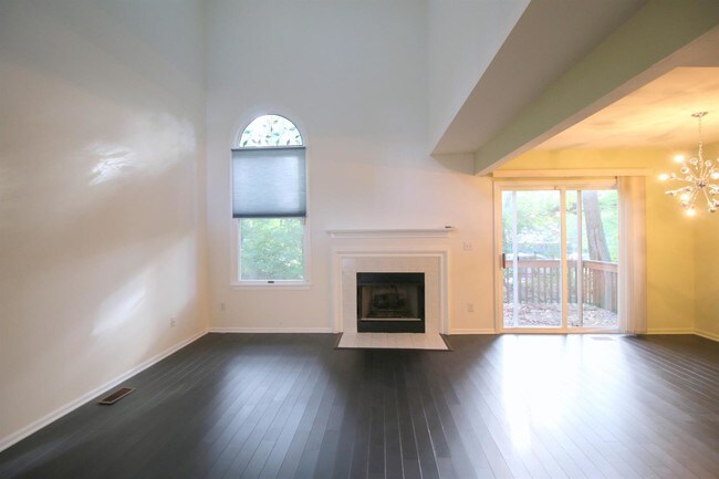 Building Photo - 2442 Mulberry Ct