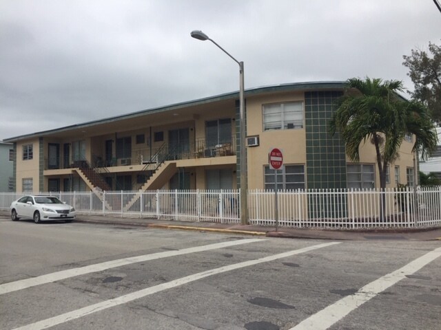 BUILDING - 401 79th St