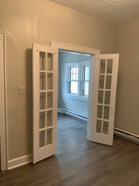 Foto del edificio - 212 E 10th St