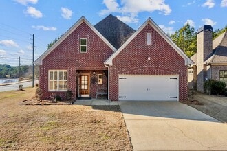 Building Photo - 1001 Springfield Dr