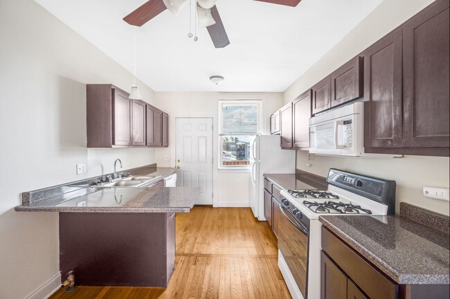 Foto del edificio - 4732 N Whipple St