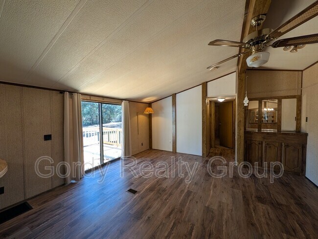 Foto del edificio - 6511 Blue Springs Rd