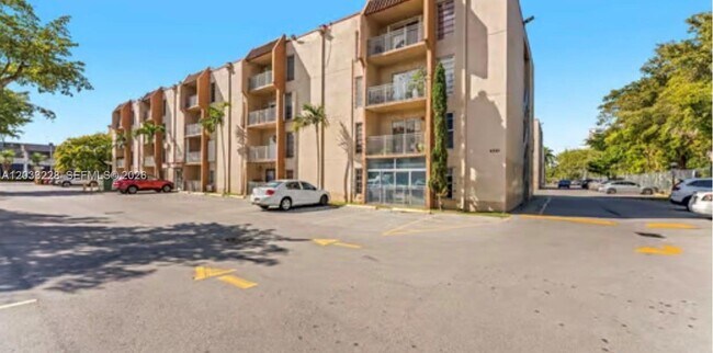 Foto del edificio - 4841 NW 7th St