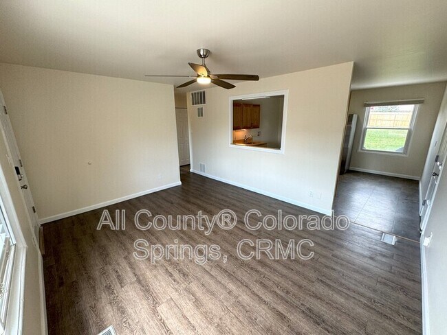 Foto del edificio - 2802 Casden Cir