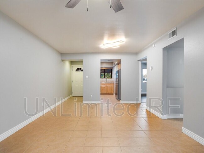 Building Photo - 3200 S Litzler Dr