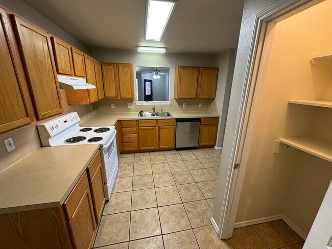 Foto del edificio - 536 N Brentwood Ave