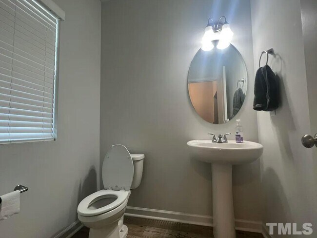 Foto del edificio - 140 Sherrill Pl Ln