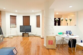 Building Photo - 390 Riverway