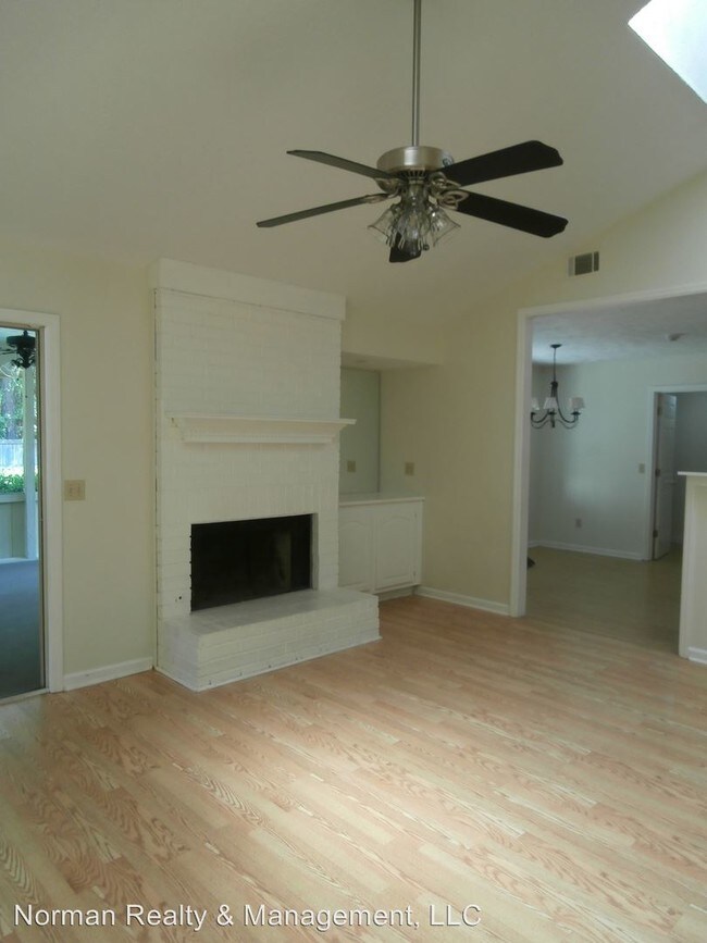 Building Photo - 4 br, 2 bath House - 513 Wellington Way