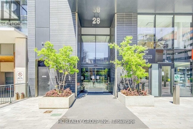 Building Photo - 28 Wellesley St E