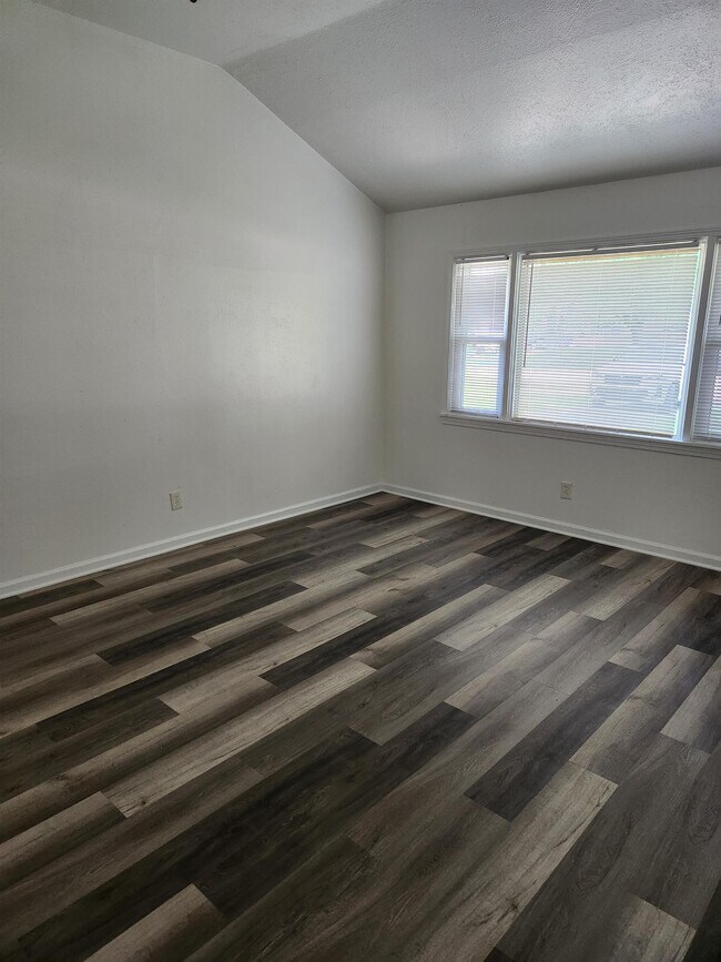 Building Photo - 7104 Dunkirk Ln