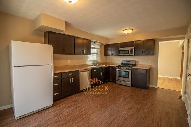 Foto del edificio - AVAILABLE MID JULY - COZY AND CHARMING 3BR HOME CLOSE TO CAMPUS