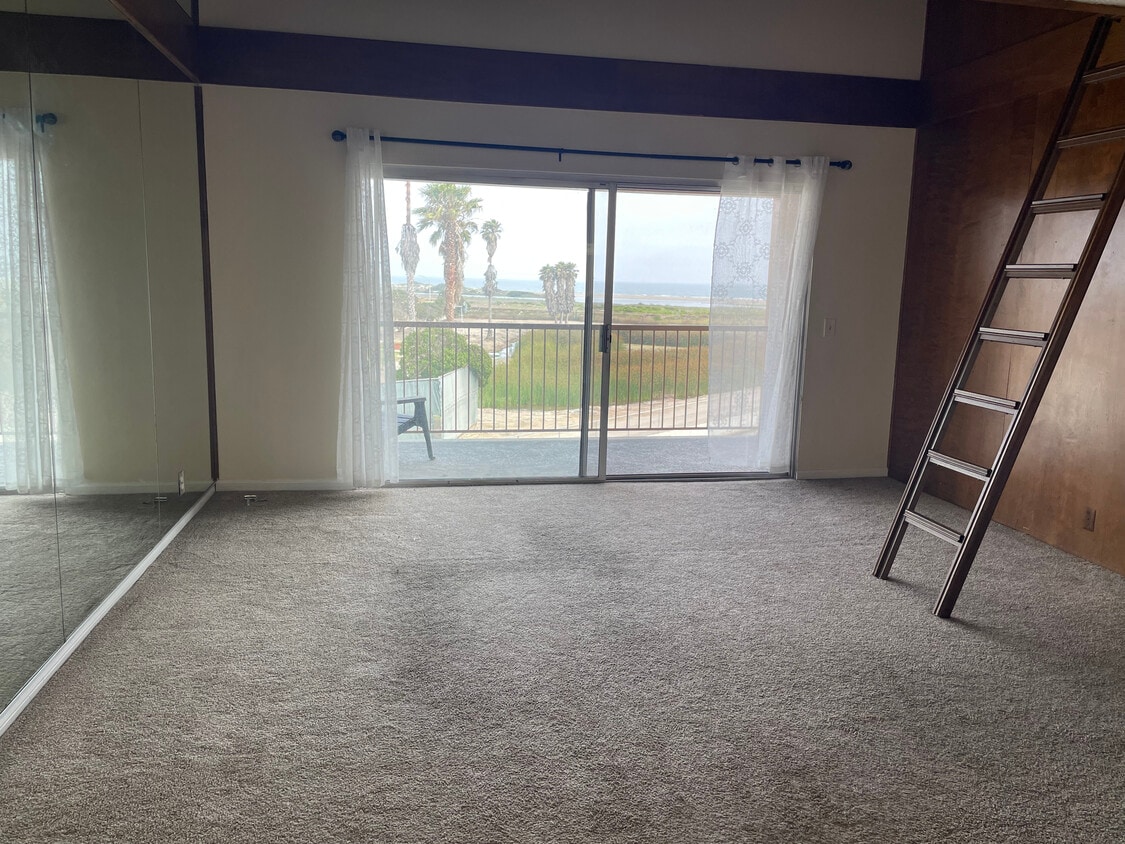 Primary Photo - 960 Lighthouse Way