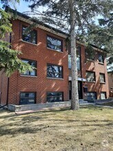 Building Photo - 1033 Ravine Rd