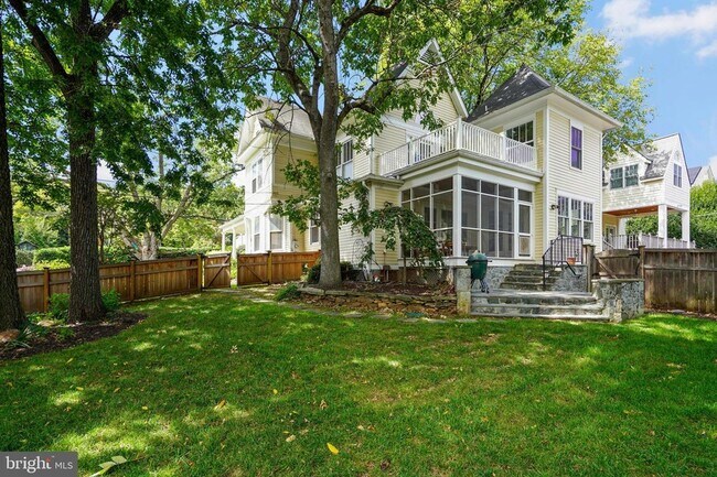 Foto del edificio - 1503 Russell Rd