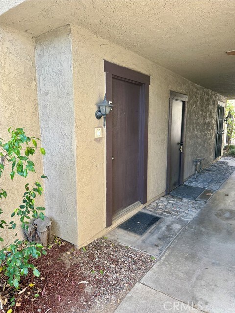 Foto del edificio - 9385 Mesa Verde Dr