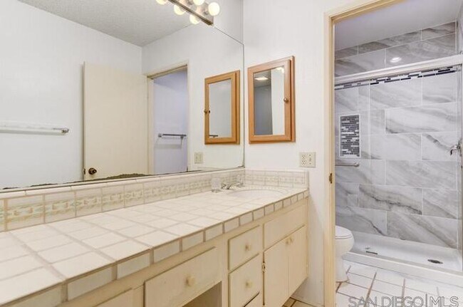 baño principal - 12010 Caminito Campana