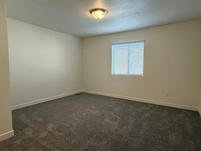 Foto del edificio - 96 670 N