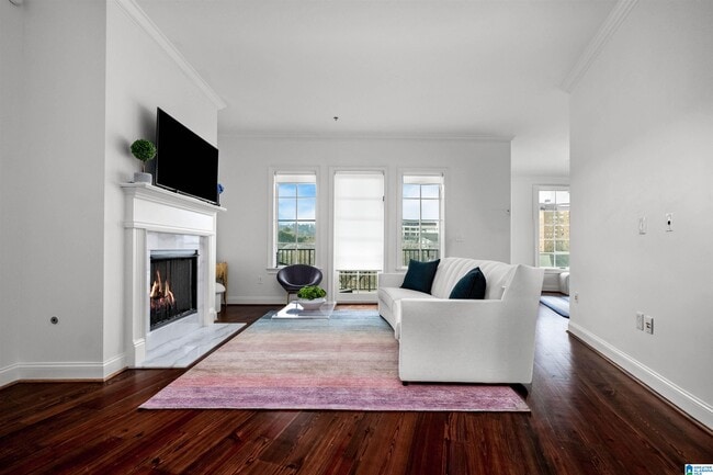 Building Photo - 2600 Highland Ave