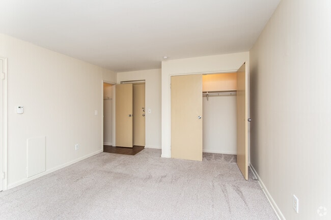 Studio, 1BA - 350 SF - Clintonville Commons