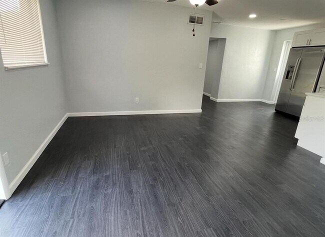 Foto del edificio - 6329 Rockaway St