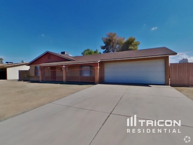 Building Photo - 4801 W Larkspur Dr