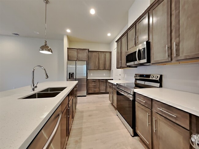 Foto del edificio - 2604 Mid Ln