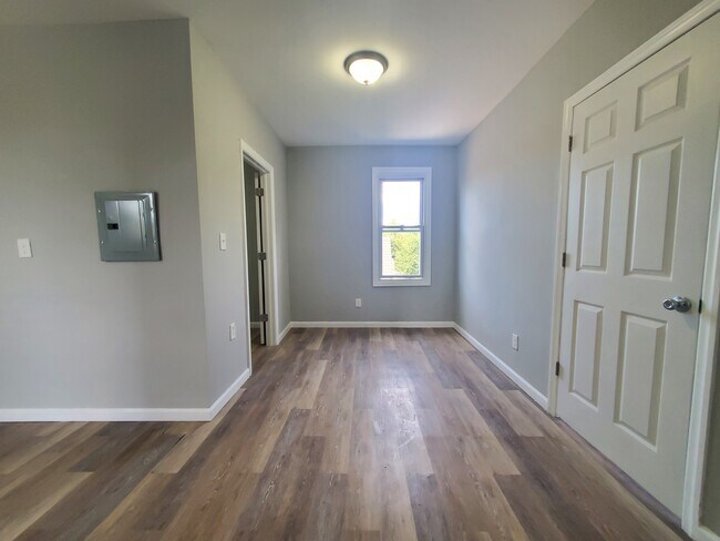 Unit 3 - 323 S 7th St