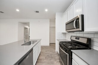 Building Photo - 7806 Cattleman Vly Dr