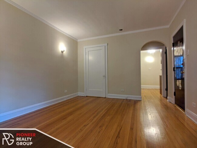 Foto del edificio - 4912 N Hoyne Ave