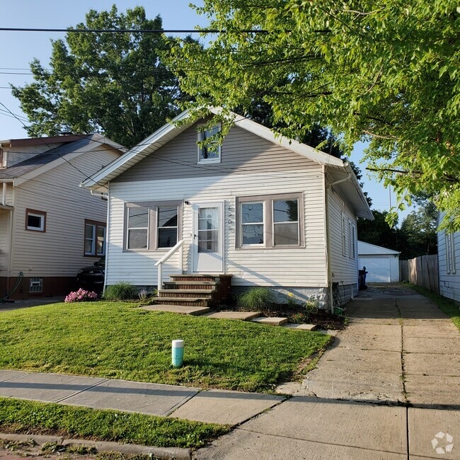 Building Photo - 6805 Flowerdale Ave