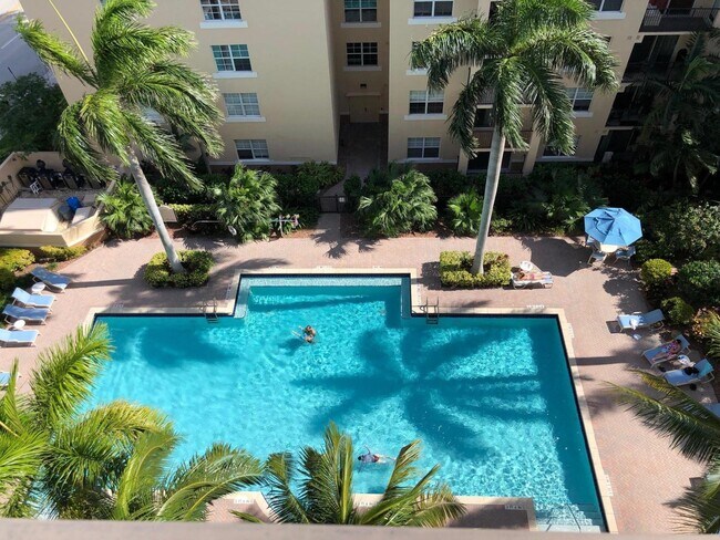 Building Photo - 1801 N Flagler Dr