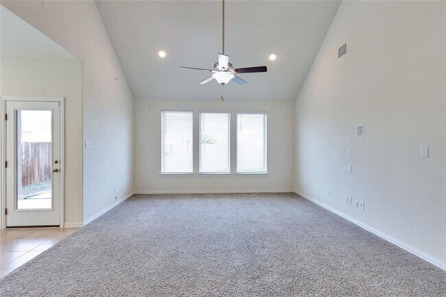 Building Photo - 6533 Leonardo Cove