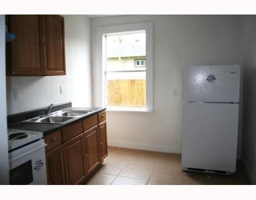  - 7832-7842 Olive St