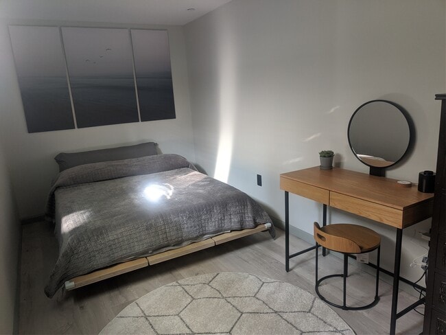 Building Photo - 520 Broadway