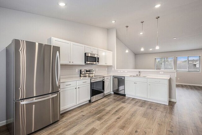 Building Photo - 11121 Farmway Dr