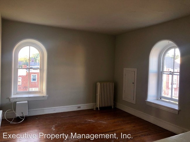 Building Photo - 5608 Ridge Ave