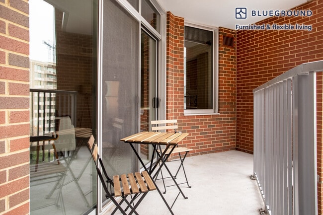 Building Photo - 505 18th St S