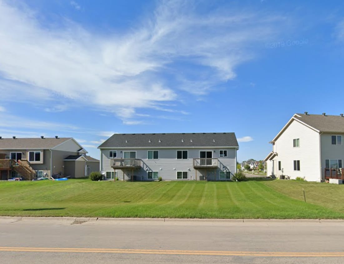 Primary Photo - 3 Bed 2 Bath Twin Home