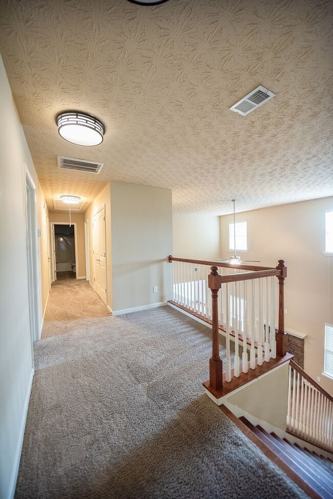 Building Photo - Beautiful home available today!