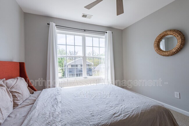 Foto del edificio - 2025 Jonesboro Rd SE