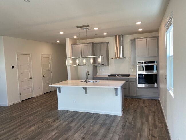 Building Photo - COMING SOON!! GORGEOUS 3 BED + BONUS ROOM!! WON'T LAST!!
