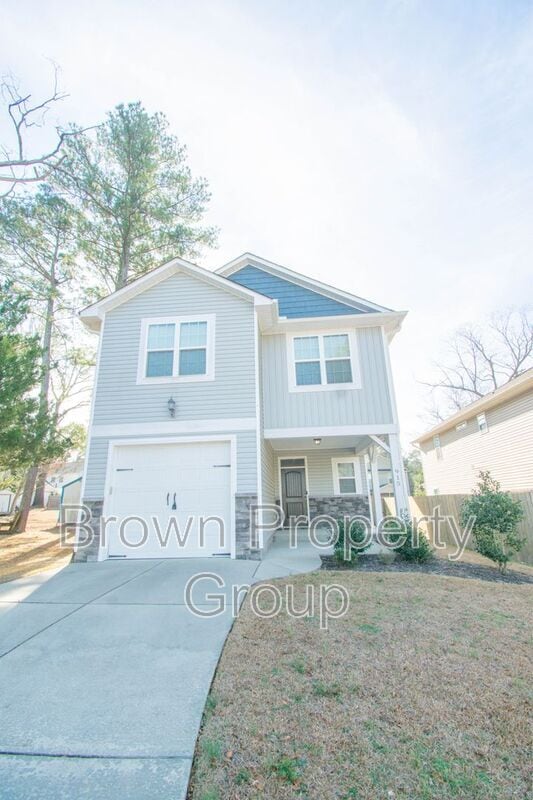 Building Photo - 915 Carolina Ave