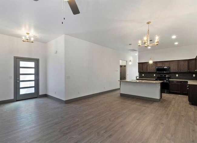 Foto del edificio - New construction 3 bedroom with garage!