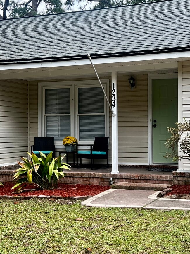 Photo - 1234 Island View Dr House