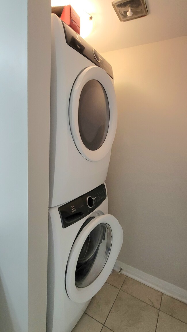 Washer and dryer in unit - 185 William Duncan Rd