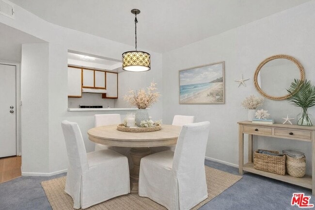 Building Photo - 501 Palisades Dr