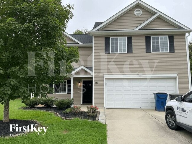 Building Photo - 304 Walnut Crossing Dr